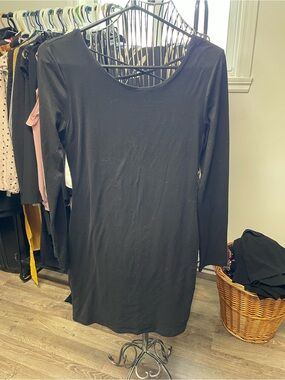 Classic Black Long-Sleeve Scoop Neck Dress